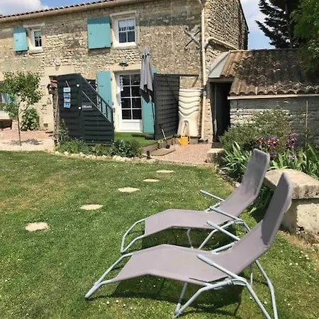 Holiday home L Abricotier Saint-Crepin (Charente-Maritime)